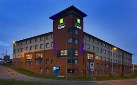 Holiday Inn Express London Luton Airport
